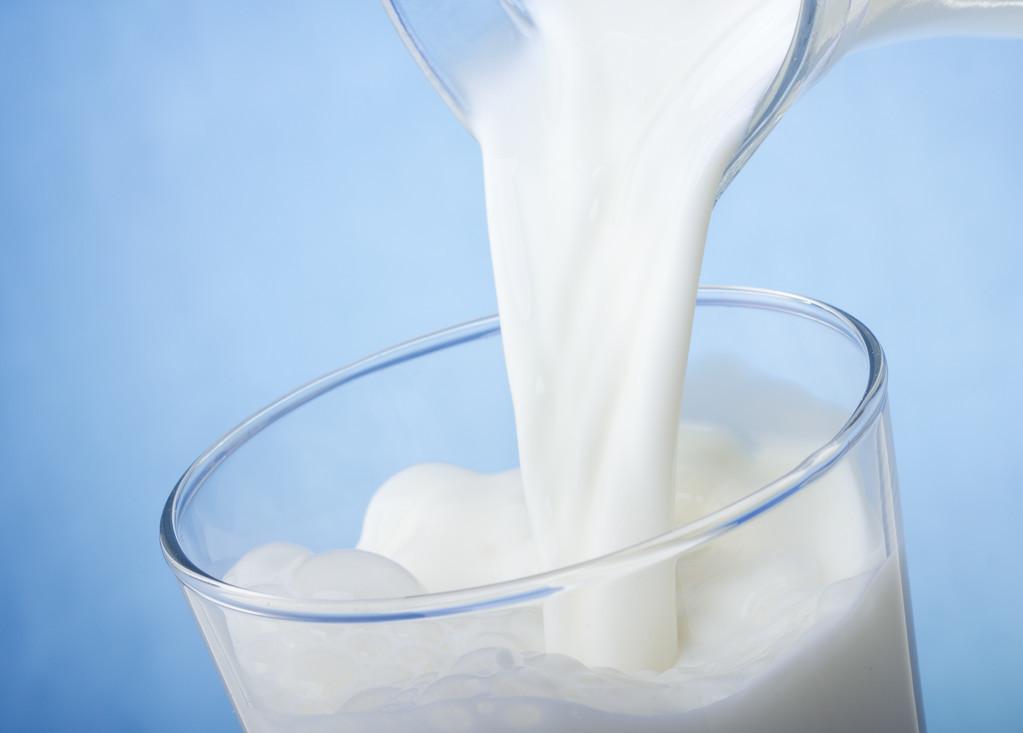 居家小常识—过期牛奶的10个用途